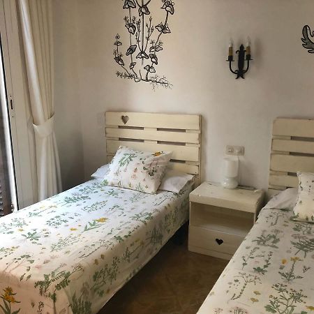 Hostal Parellades Sitges Kültér fotó