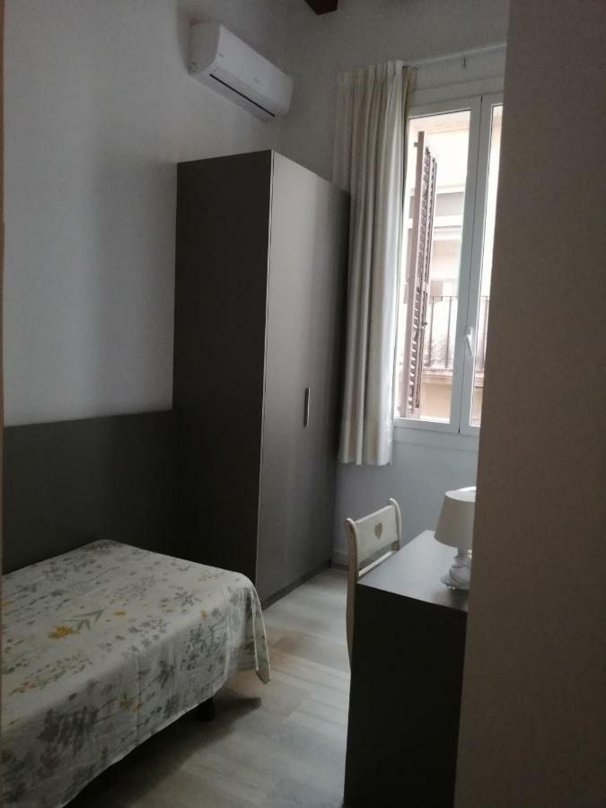 Hostal Parellades Sitges Kültér fotó